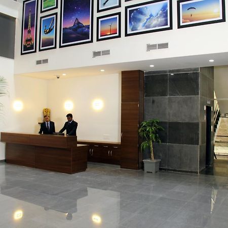 Hotel The Sky Court Aurangābād Esterno foto