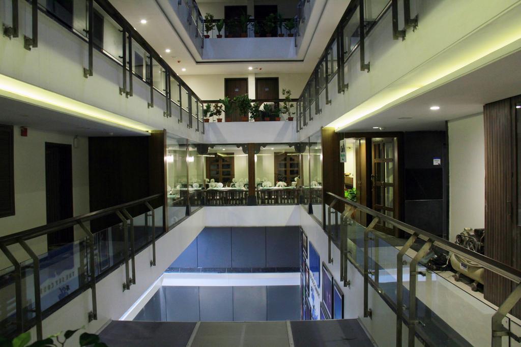Hotel The Sky Court Aurangābād Esterno foto