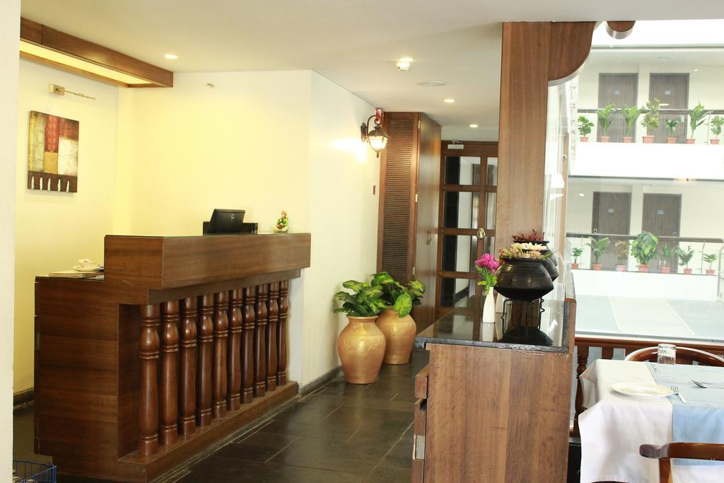 Hotel The Sky Court Aurangābād Esterno foto